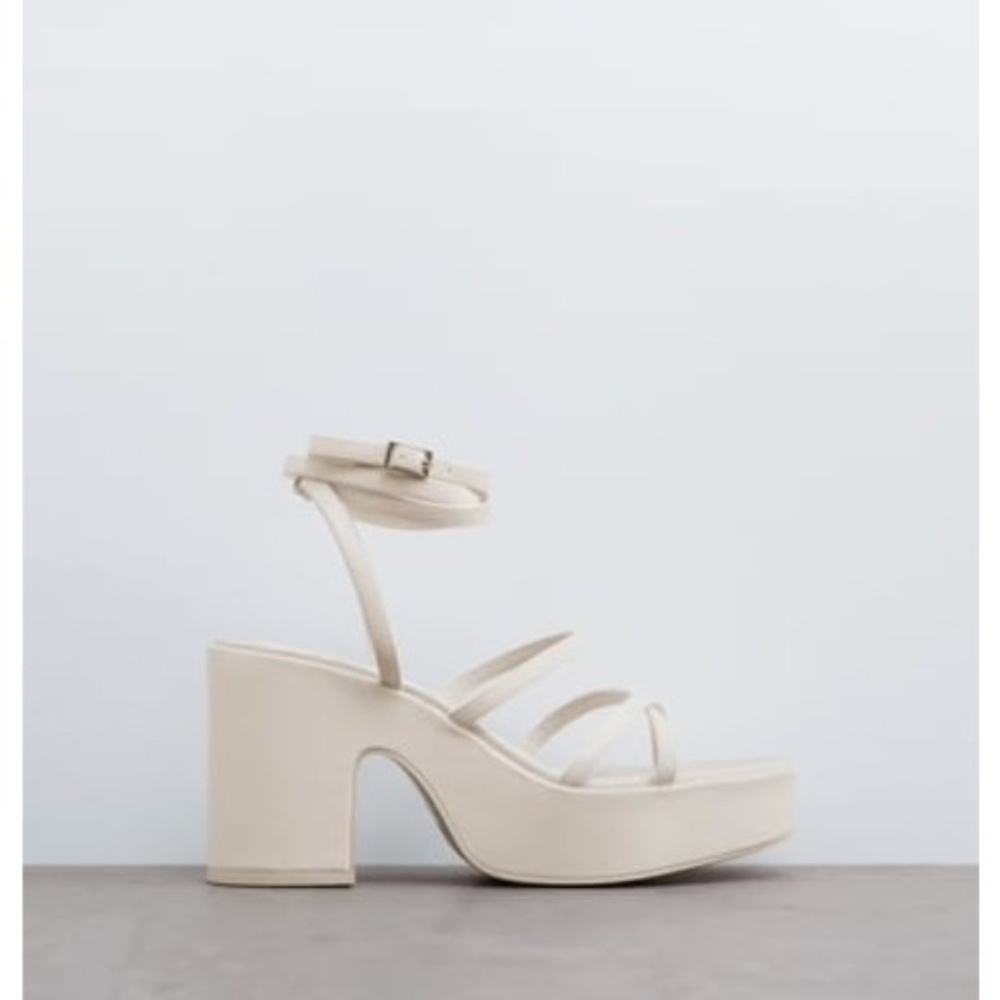 NWT Zara Lace Up Sandals in off-white/cream Size 8